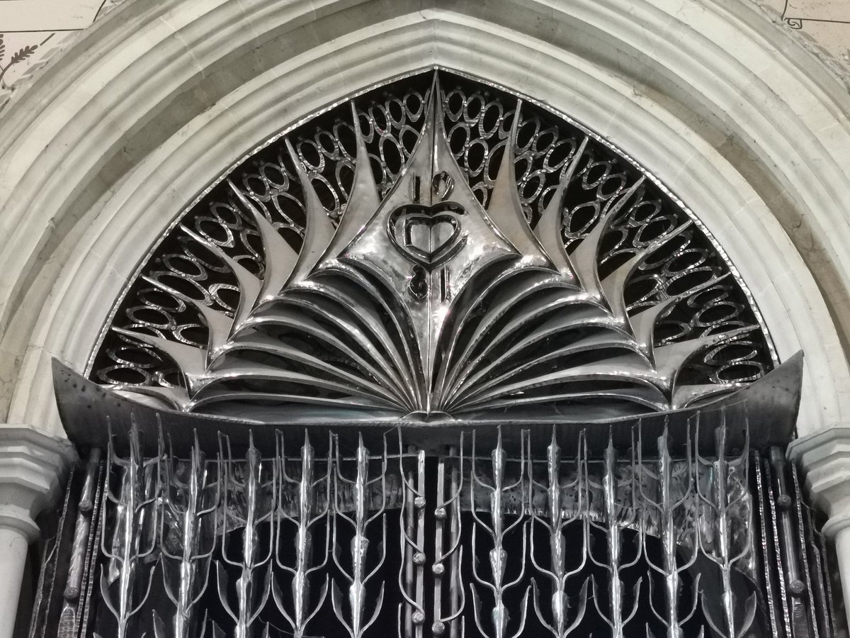 damnatio memoriae tweet media