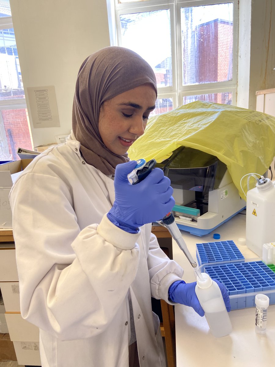 NHSEngland's tweet photo. 'I am proud to contribute towards providing the best care for every patient.'

This #BiomedicalScienceDay, we want to thank trainee Biomedical Scientist Muneebah and all our biomedical scientists across the NHS for your vital role in diagnosing our patients. 🧪🔬💙 https://t.co/BxUTdfMGLf