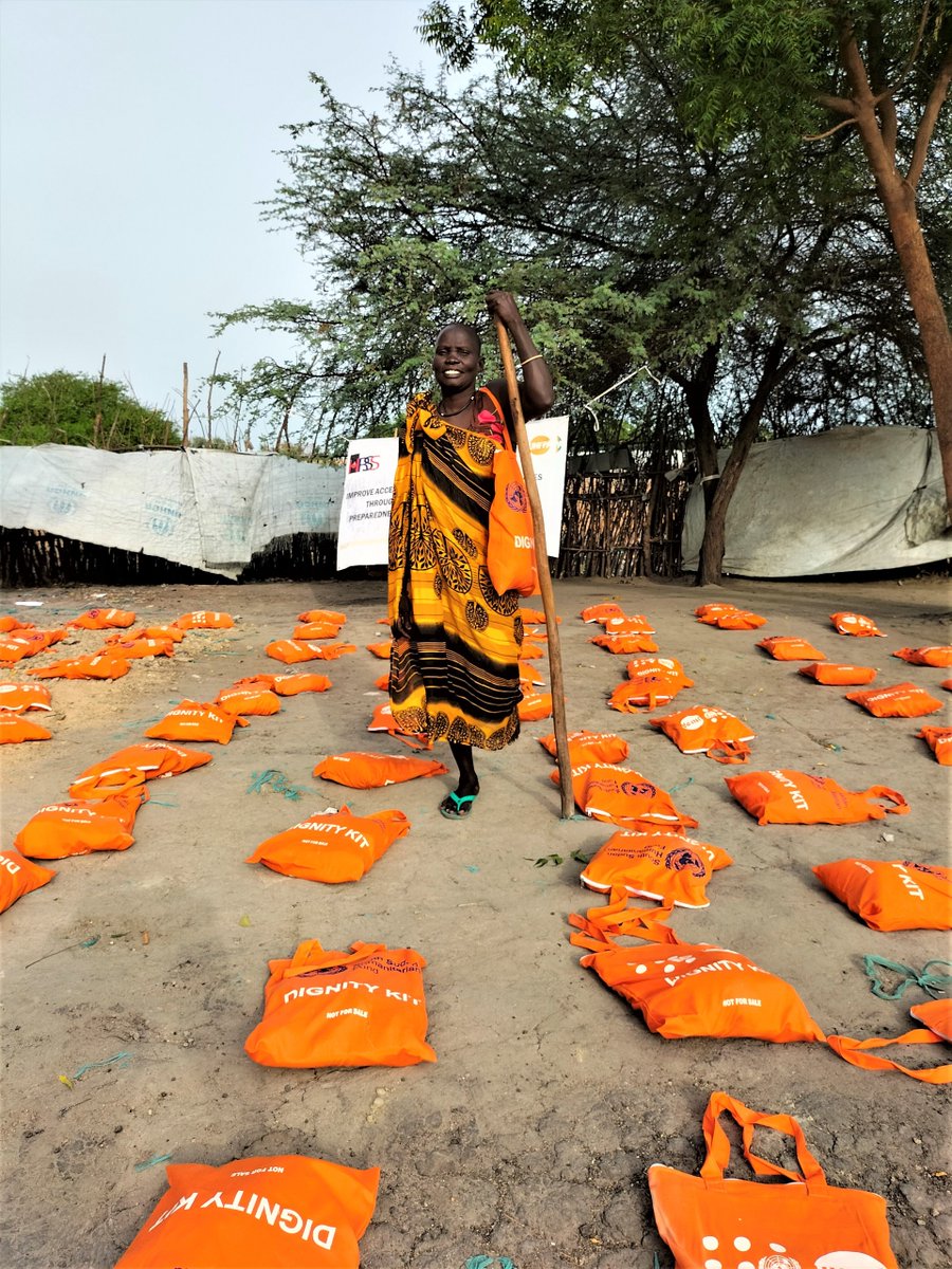 UNFPASouthSudan's tweet photo. As part of the response to identified needs of returnees particularly women &amp; adolescent girls, including those with disabilities affected by the Sudan crisis,@UNFPA🇸🇸 distributed 641 dignity kits.  

#Mushara4Tanmiya #LeavingNonebehind https://t.co/sUpoEpKF6c