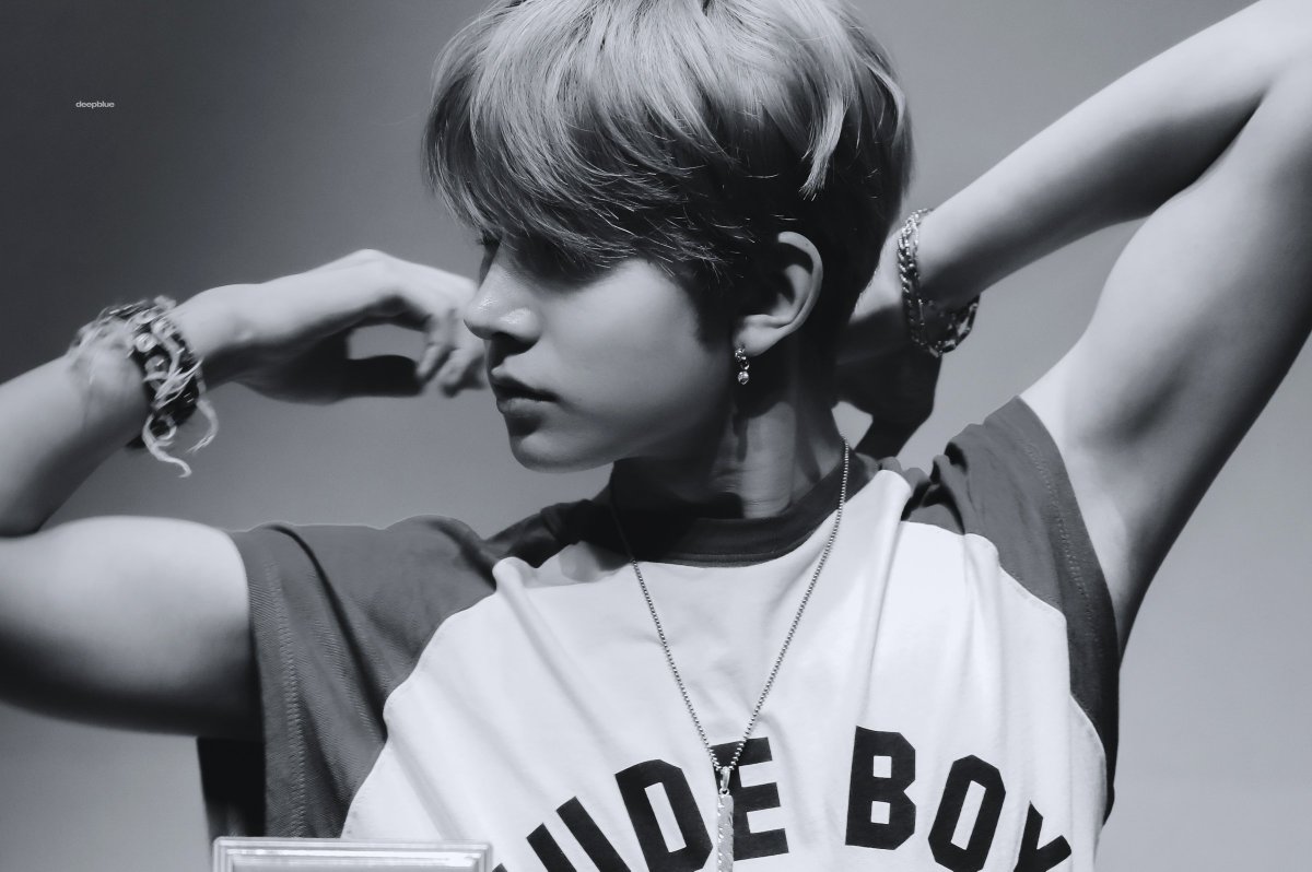 deepblue__hs's tweet photo. 230606 사운드웨이브

#희승 #HEESEUNG #엔하이픈 #ENHYPEN https://t.co/OgIpjvOVlo