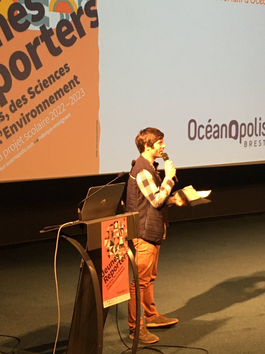 JulienBouzeloc's tweet photo. Jeunes Reporters des Arts, des Sciences et de l’Environnement #JRASE @Oceanopolis_ : 3e journée de restitution des projets des 2000 élèves de l’@acrennes qui ont pu travailler toute l’année avec l’équipe d’Oceanopolis et avec des scientifiques ! @TristanHatin @Yann_Ty_Coz #edd https://t.co/ct7ftP2WZv