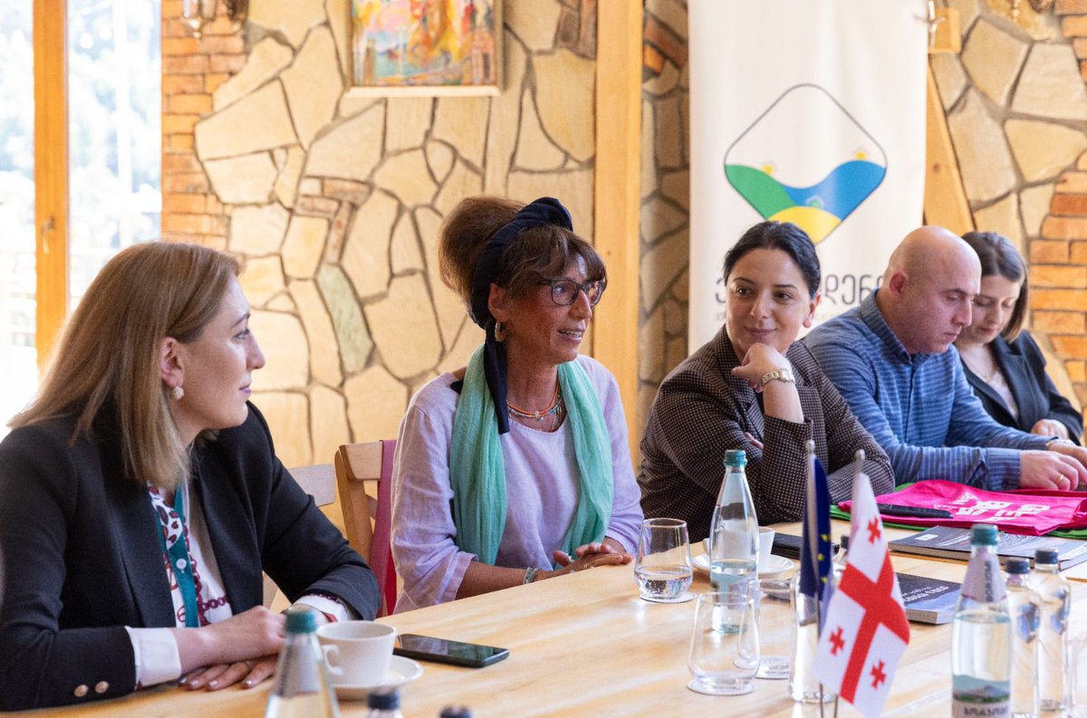EUinGeorgia's tweet photo. Excellent kick-off to our day in Keda, Adjara. 
Ambassador Herczynski met with the Local Action Groups from Keda and Khulo to discuss both local-led development ideas and Georgia's European Perspective.

#EU4Georgia #ENPARD https://t.co/nGHv1ZJDvN