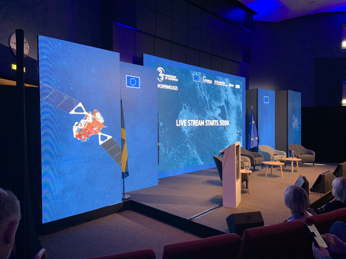 PaulCounet's tweet image. Today we celebrate @CopernicusEU 25th anniversary 🎂. Phil Evans talks about @eumetsat contribution. Keywords of his intervention #leadership #cooperation #userfocus 
“If #copernicus were not there, it would be urgent to invent it”
Bon anniversaire 🎂 🎂🎂🎂