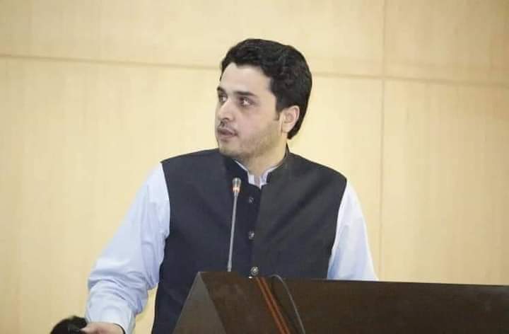 PPA_Balochistan's tweet photo. ہیلتھ منسٹر جناب سید احسان شاہ صاحب اور سیکریٹری صحت جناب اسفندیار کاکڑ صاحب سے گذارش ہے کہ شعبہ صحت کی بلوچستان میں بہتری کے لئیے فارماسسٹ کے کلیدی کردار کو مستحکم کرنا ہوگا۔ 

اس حوالے سے فارماسسٹس کا فور ٹائیر سروس سٹرکچر ایک حل طلب ایشو ہے، جسے فوری حل کرنے کی ضرورت ہے!! https://t.co/DkV18BAmOb