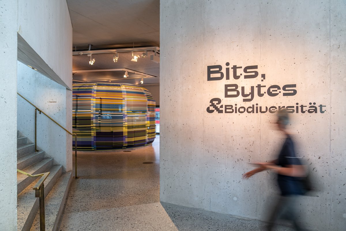 The <a href="/UZH_Science/">UZH Science</a>-exhibition BITS, BYTES &amp; #BIODIVERSITY opened this week <a href="/nationalpark_ch/">Schweiz.Nationalpark</a>. It immerses you in current research <a href="/UZH_en/">University of Zurich</a>, highlighting promising digital methods in ecology — but also pointing out that successful conservation projects need the support of us all. #AI