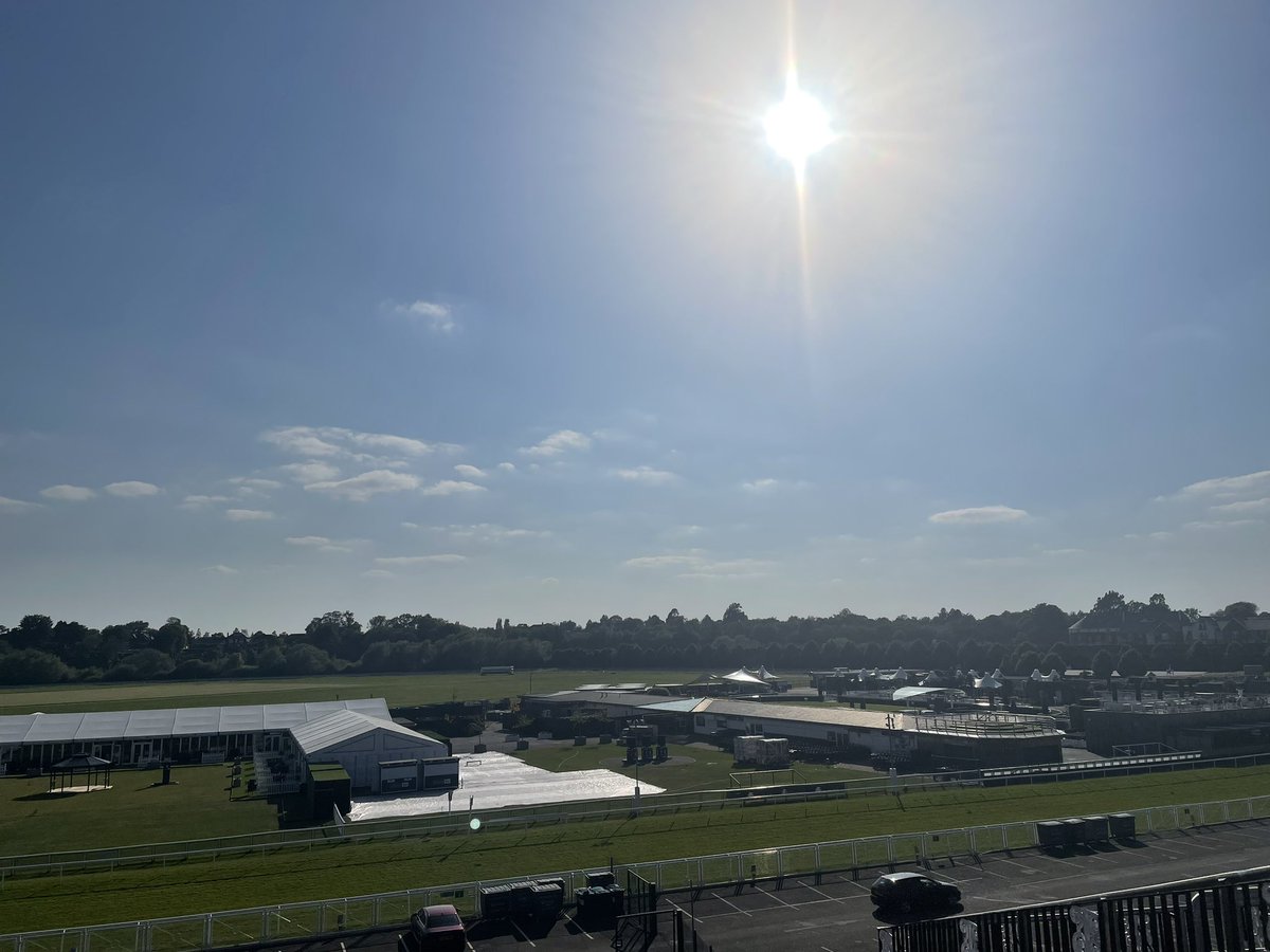 Laura Davies tweet media