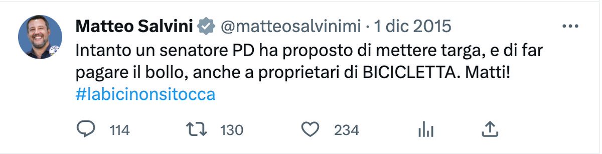 Nel 2015 Matteo Salvini dava del «matto» a chi proponeva la targa per le biciclette. Ieri nel question time alla Camera ha detto che il governo proporrà di cambiare il codice della strada, con «casco, assicurazione, targa e freccia obbligatoria per monopattini e biciclette».