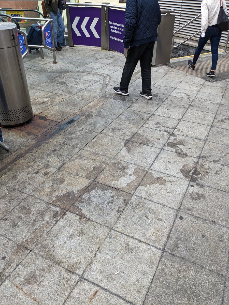 Thursday, the dreaded day in the office because it means being back in the city centre. Exiting one of the capitals main train stations you are greeted by a waft of piss and your expectations are set for the day.