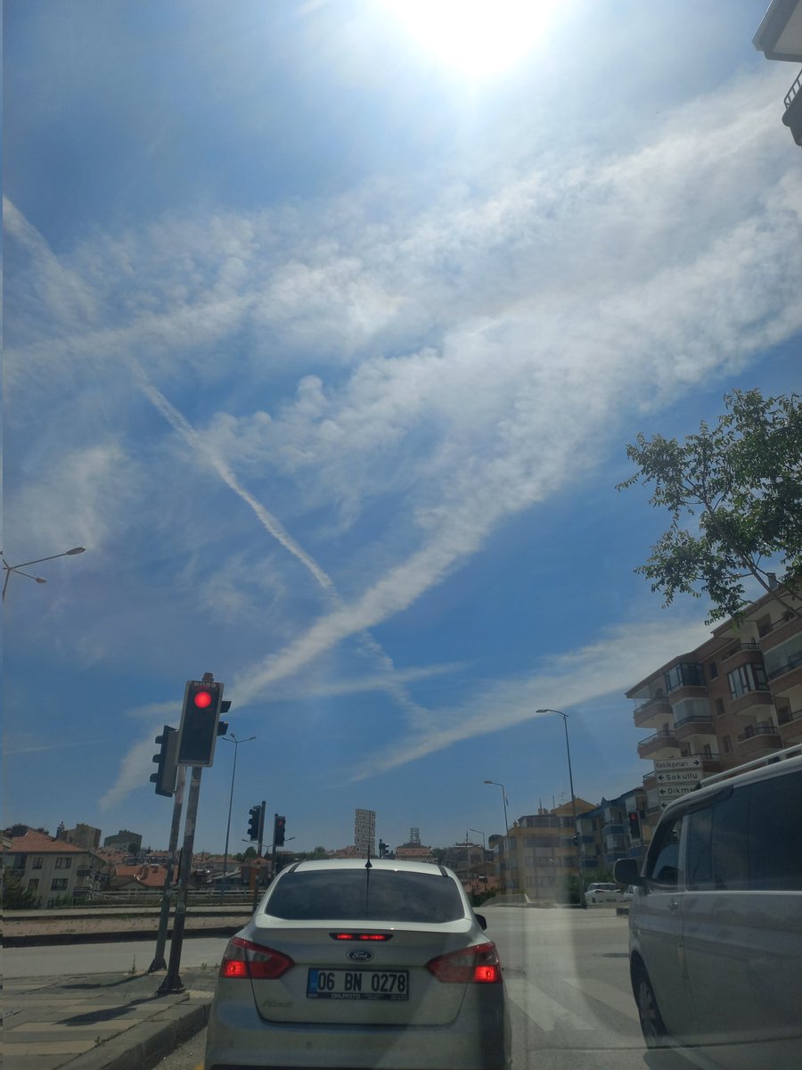 Yer Ankara  biraz güneş gördük yine spreyleme başladı.
#Chemtrails