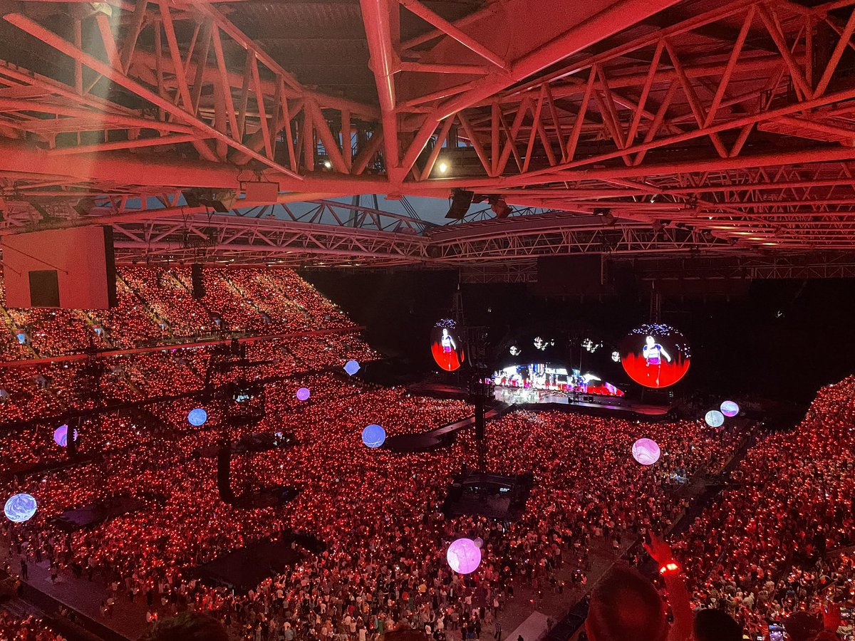 Great to see so much respect for the Welsh language and culture at Coldplay last night - and definitely the best performance I’ve ever seen 🙌