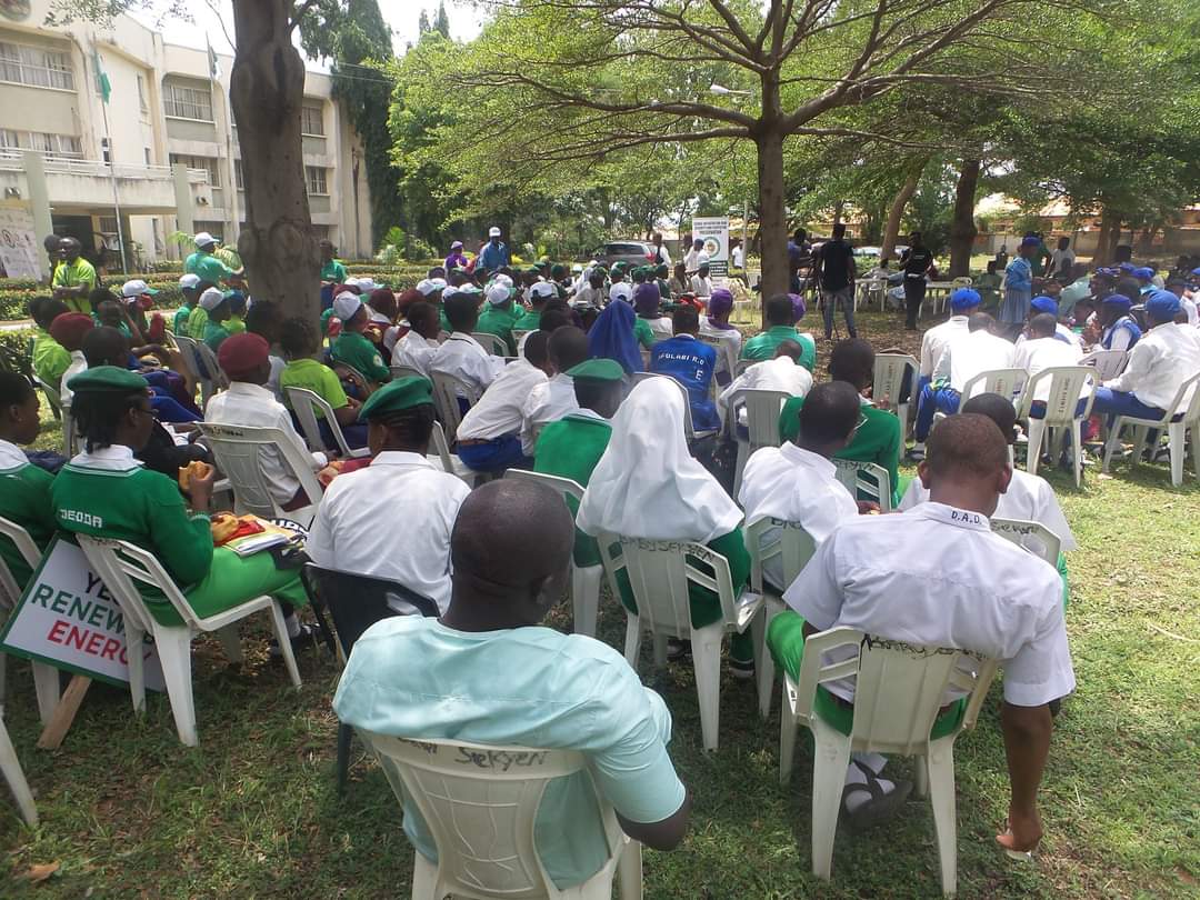 FCT schools environmental festival #Abuja #Nigeria 
Celebrating  the Environment !
Climate and Environmental ambition begin with the people and the youths must not be left out
#WorldOceansDay
#WorldFoodSafetyDay
#AirQualityAlert 
#ClimateActionNow 
#BonnClimateConference