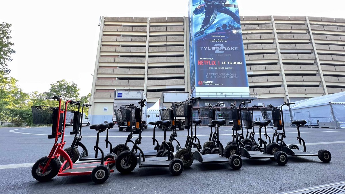 HappyScoot's tweet photo. Livraison ce matin d'une flotte de 10 transporteurs électriques HAPPY SCOOT fabriqués en France pour le salon Viva Technology à Paris Porte de Versailles. Merci à nos clients Publicis &amp; @Linkseventgroupe de renouveler leurs confiances depuis #vivatech 2019. https://t.co/Lcus89qK1S