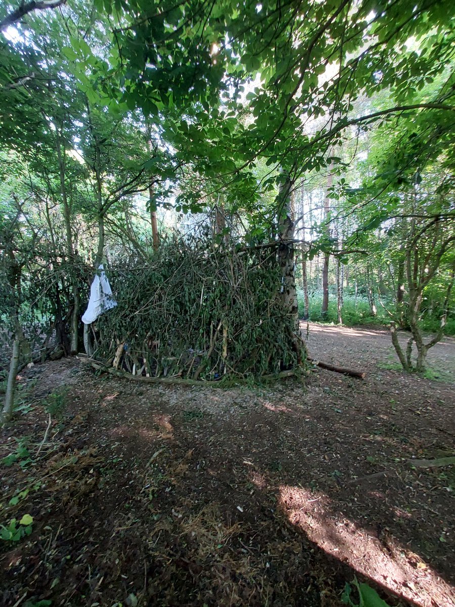 Responding to Antisocial Behaviour in Fairmilehead Park officers found an abandoned fire within this structure. Whilst we admire the design, fires in dry wooded areas are hazardous.  Enjoy yourself but be responsible.  We will continue to patrol area.
#swcpt
#keepingpeoplesafe