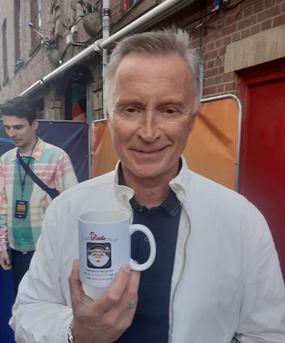 Thank you <a href="/robertcarlyle_/">Robert Carlyle</a> for stopping by and the picture for our MugShots Hall of Fame
santaradio.co.uk/mugshots/all
Good luck with the Full Monty!