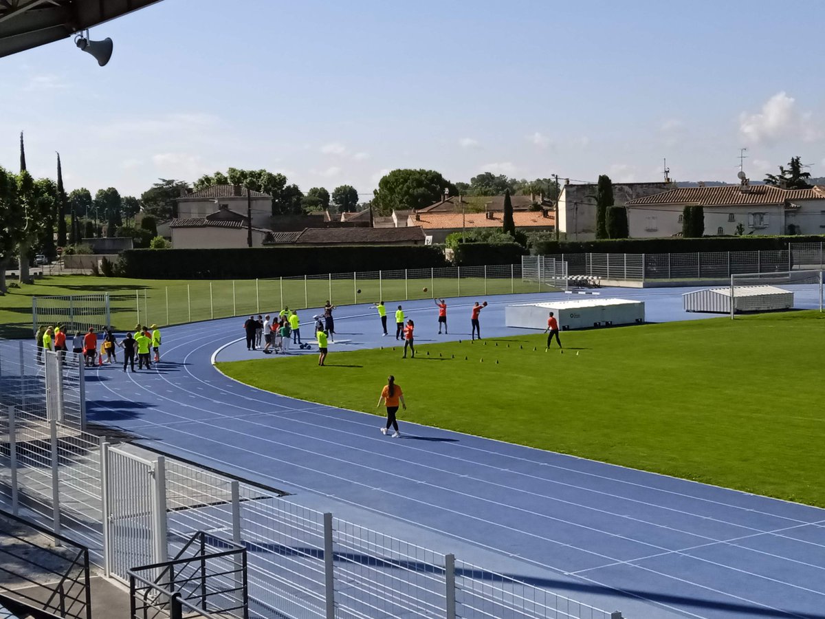 👏Stade vers l #Emploi de #Cavaillon : début des activités sportives adaptées et sans compétition. Recruteurs et demandeurs d'emploi en mouvement avant les entretiens de recrutement #AvecPôleEmploi #cavaillon et le Club d #athletisme .