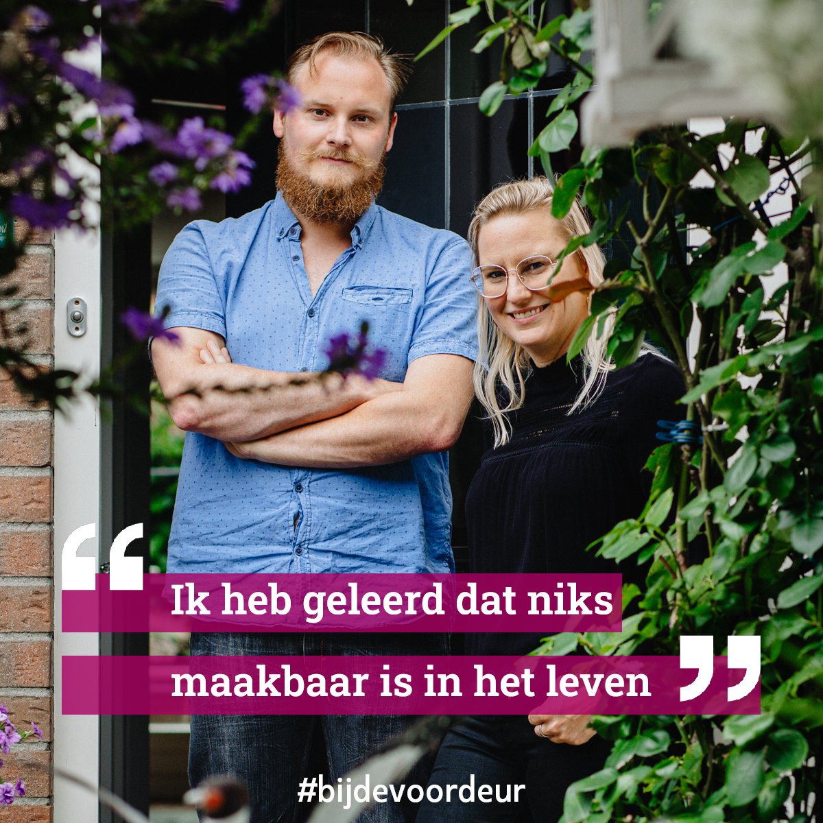 “Ik heb nooit moeite gehad met het feit dat Alex is hoe hij is. Soms vind ik het wel lastig dat je geen vat hebt op zijn leven. Ik zou zo graag alles goed willen hebben voor hem. Dat hij ondanks zijn beperking een goed leven heeft.” 💙 fal.cn/astridenbas 🏡 #bijdevoordeur