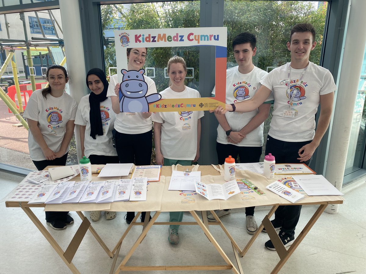 KidzMedz Cymru launches today! Pop & see the team at Starfish outpatients to find out more about how we are teaching children from the age of 4 to swallow tablets & capsules! 🦛 🌈💊@CV_UHB @Health_Charity #kidzmedzcymru