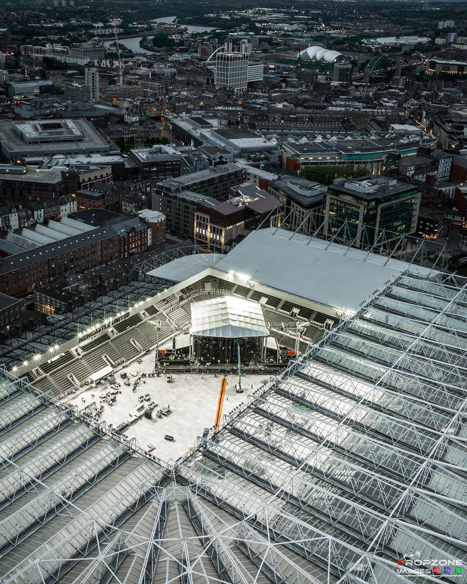 bestofsamfender's tweet photo. st james park is almost ready!! who's excited? https://t.co/8QNCLVOqK0