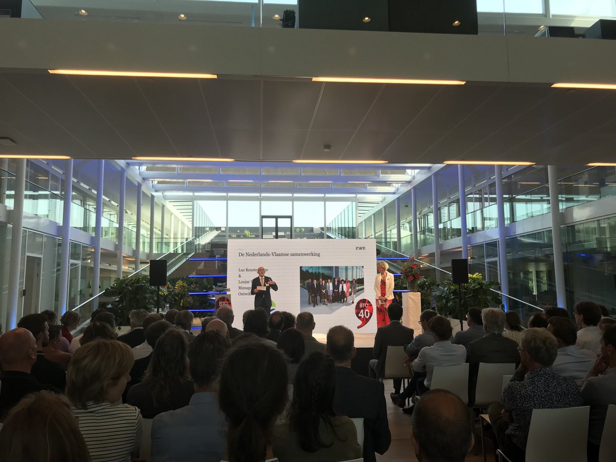 r_bartholomeus's tweet photo. โWaar je alleen te klein voor bent, kun je maar beter op #samenwerkenโ
40 jaar collectief onderzoek van de #drinkwater sector โฆ@KWR_Waterโฉ Uniek in de wereld, belangrijk en iets om trots op te zijn! #Samenverder #feestje https://t.co/6mReo4x8f2