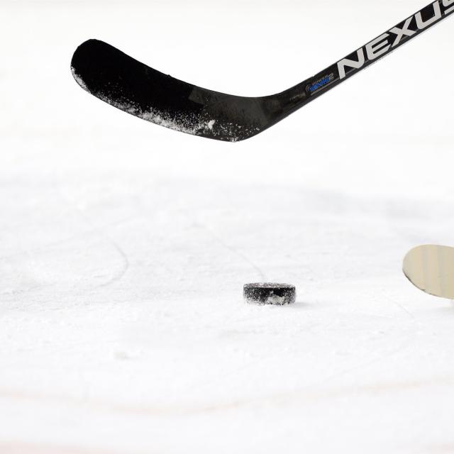 Pour remplacer le club de Mulhouse, placé en liquidation judiciaire et rétrogradé, les Spartiates de Marseille, équipe de Division 1, ont été admis jeudi en Ligue Magnus pour la prochaine saison ow.ly/J9om50OIK6C
