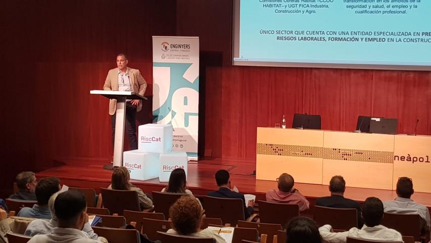 FLCconstruccion's tweet photo. 📍Los pasados 1 y 2 de junio, estuvimos en la 4ª edición del Congreso de Prevención de Riesgos, Seguridad y Salud Laboral, #RiscCat en Vilanova i la Geltrú @ajuntamentvng
🎙Participamos en la segunda jornada, a través de la ponencia técnica “Nuevas soluciones y tecnologías para abordar con #seguridad los trabajos temporales en altura”
Lo contamos aquí: https://t.co/aCksQ2qTwN
#EresPrevención