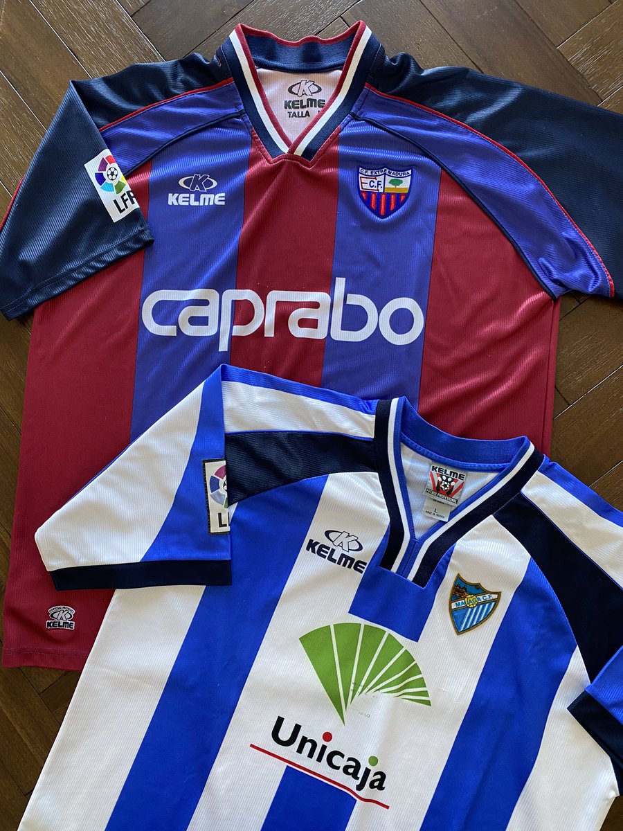 PLF_2008's tweet photo. Cada vez es más grande una sección de la colección que responde a un título maravilloso: regalos de colegas. https://t.co/8AKYX68zox