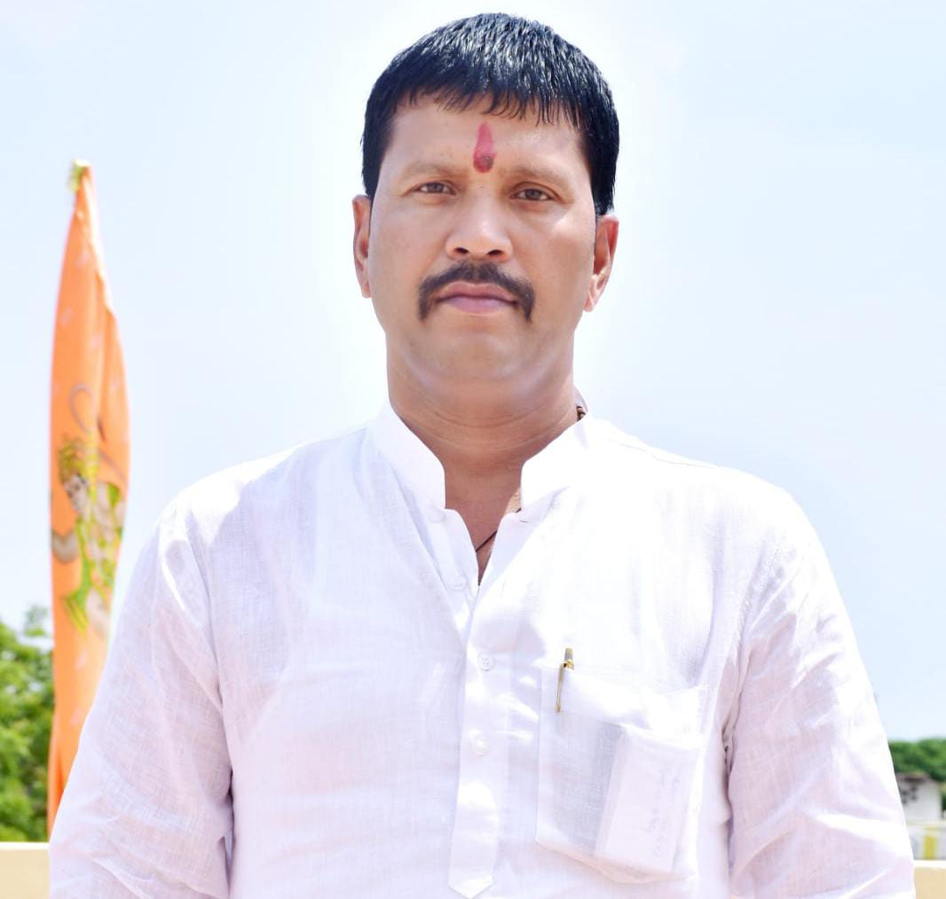 d_samrtak's tweet photo. सभी ग्राम पंचायतों से अनुरोध है कि आपके ग्राम पंचायत के अंतर्गत आने वाली #स्कूलों_का_उन्नयन* यदि नहीं हुआ है तो इसकी जानकारी हमें #व्हाट्सएप_नंबर_6267318042* के माध���यम से भेजें ताकि स्कूलों को शासन की योजनाओं का लाभ दिलाने का कार्य किया जा सके    #उपाध्यक्ष_धर्मेंद्र_सिंह_बराज https://t.co/pnlfvLvP3e