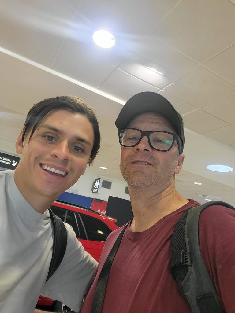 LardenDaniel's tweet photo. Travelled to Prague to experience a European final. Trip topped off by meeting Dobbo. #cafc #charltonlife https://t.co/OgVvmHixE1