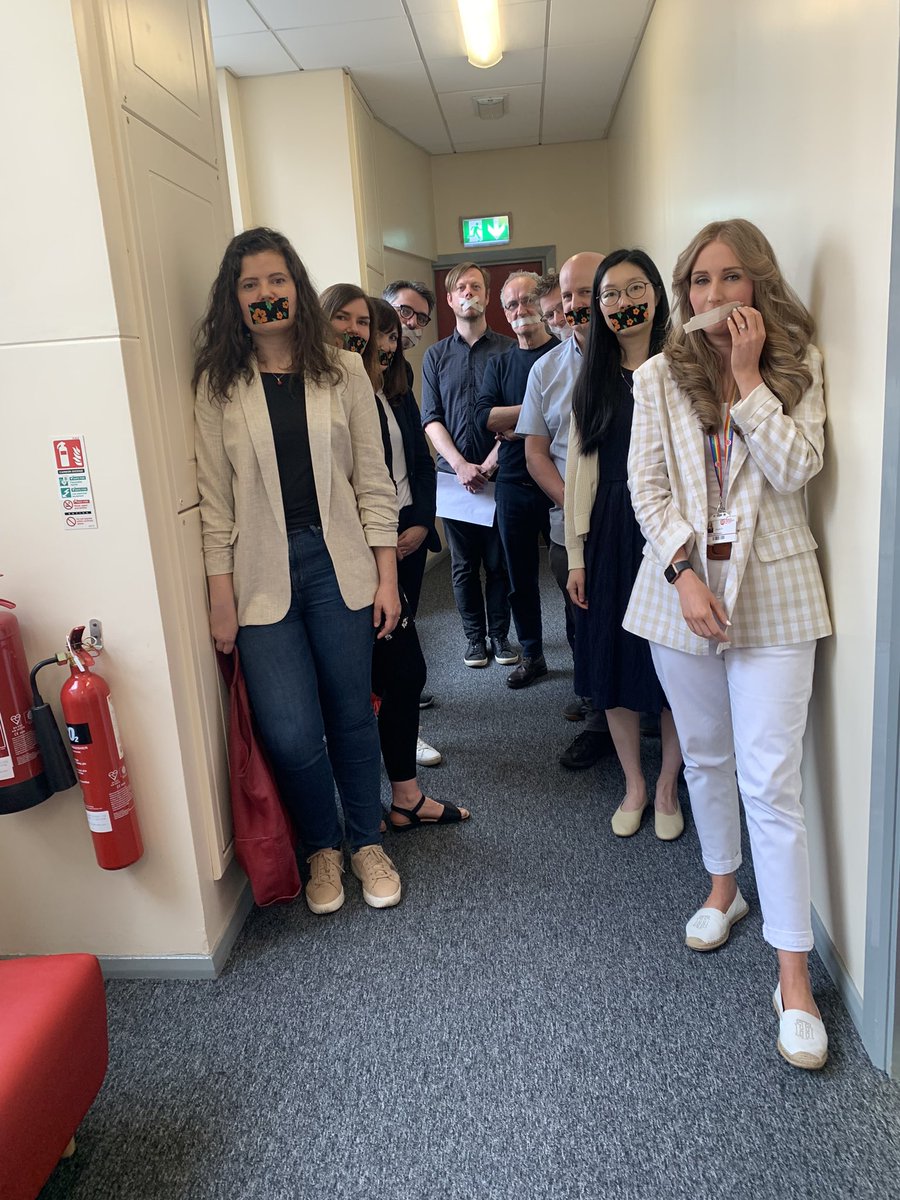 Staff @QUBPsych protesting at being silenced, by being refused entry to the exam board that they co-constitute @ucuatqub Apparently differences of opinion constitutes ‘conflict of interest’ and will not be tolerated. Very disappointing, @QUBelfast