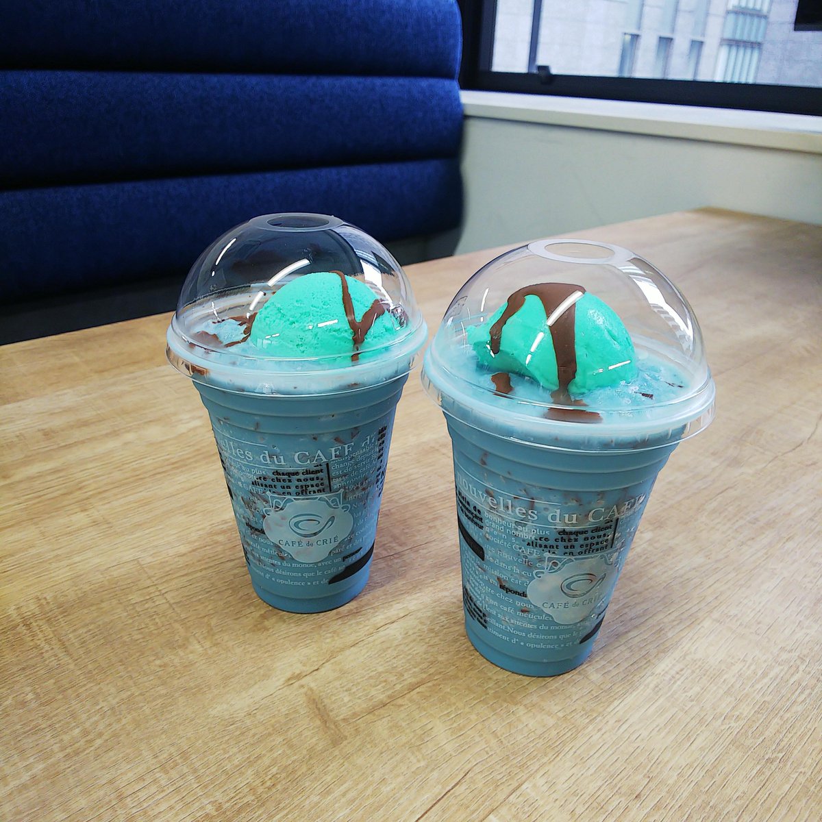 GoodDesignWork's tweet image. デザイナーの休憩にはリフレッシュできるチョコミントドリンク😋
会社近くのカフェ・ド・クリエの季節メニュー💚🤎💚🤎
ミント10倍で頭スッキリ 🌟いいデザインが浮かぶかも🙄🍃
#チョコミント