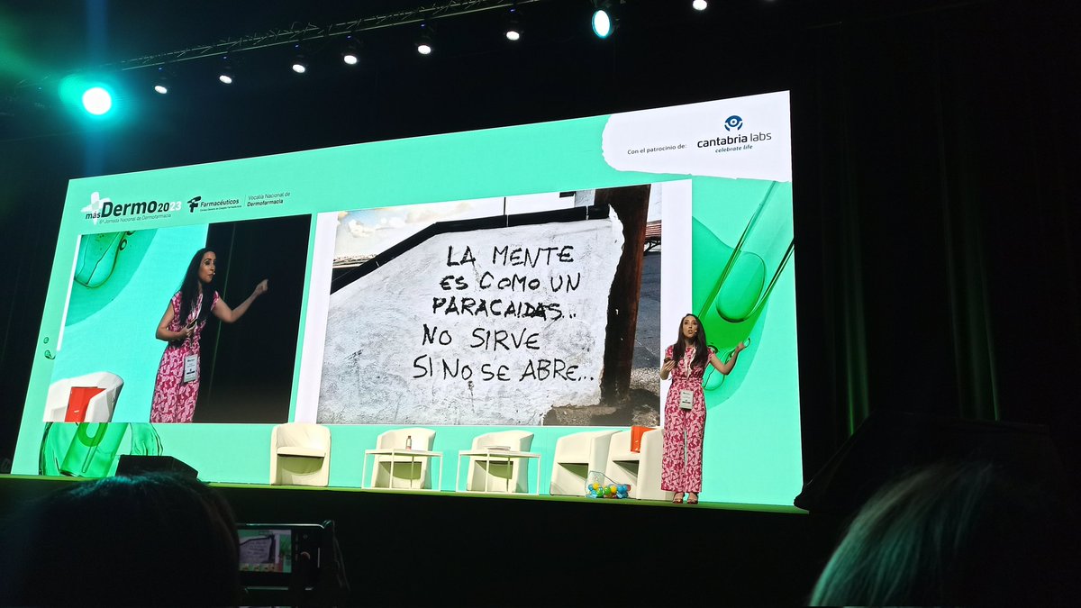 MartaAlcalde1's tweet photo. Eliminando conceptos obsoletos con @criseguren.
Genial la charla sobre acné y rosácea 
#másdermo2023 https://t.co/Wz4ik62MpN