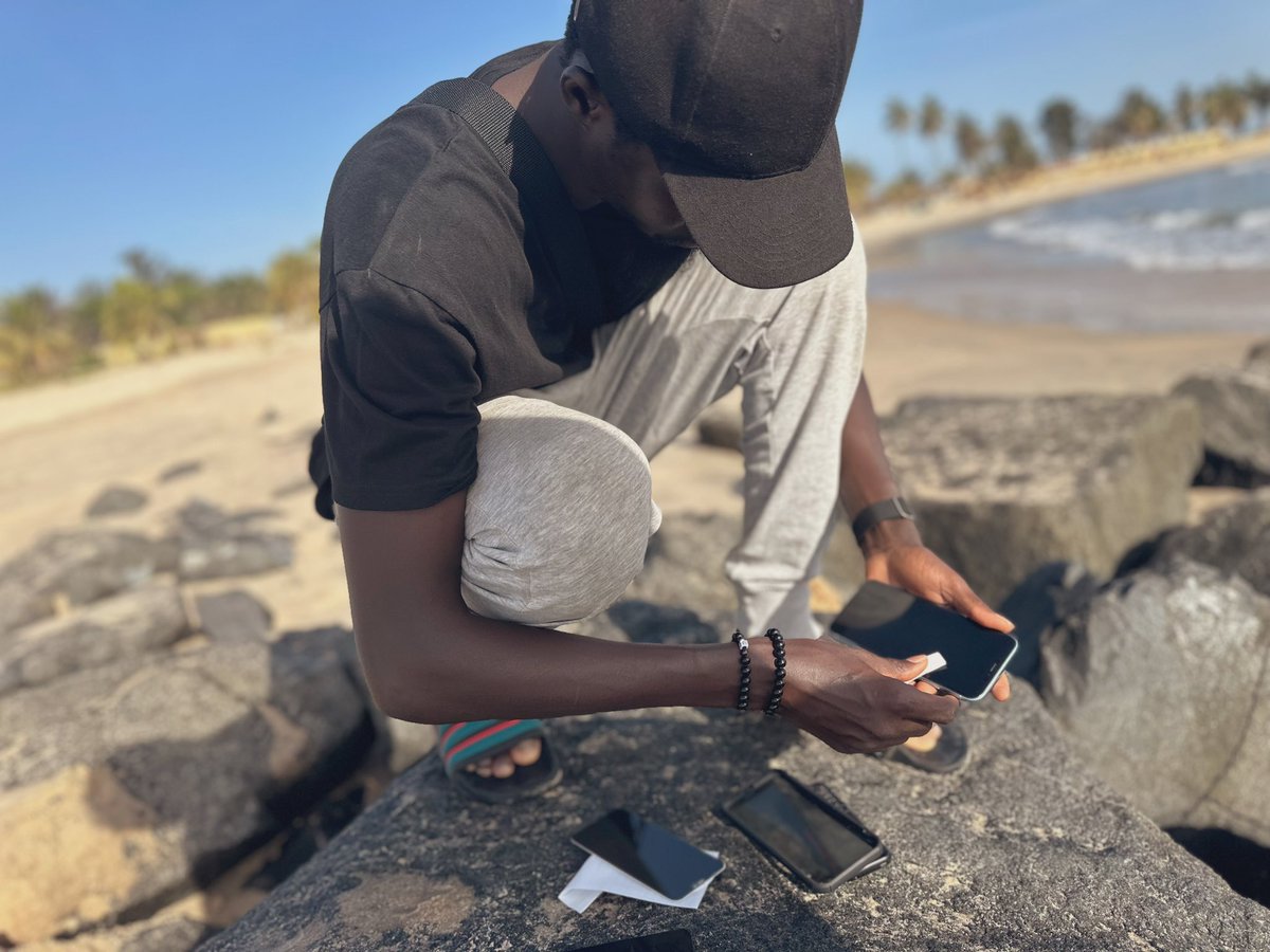 bakzfofi's tweet photo. “…It does better with time”, perfect mood to start a day.
📍Cape point, Bakau
#StayByMySide
#sole
#risma
#WAVES
#handytech📲⌚️📱💻 https://t.co/F9wpnAD1Mx