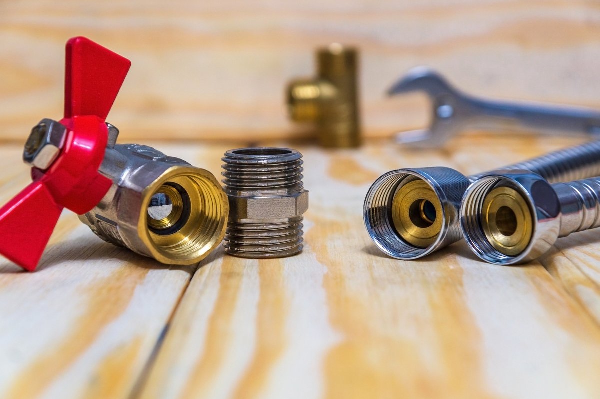 Look4Plumbers's tweet photo. Have you heard of a stopcock before?
Often referred to as a ‘stop tap’, a stopcock is essentially an isolation valve that can regulate the flow of liquid (such as your home’s water supply) or gas through the pipe and into the property. 
#stoptap #waterleak https://t.co/9LamSFMZdw
