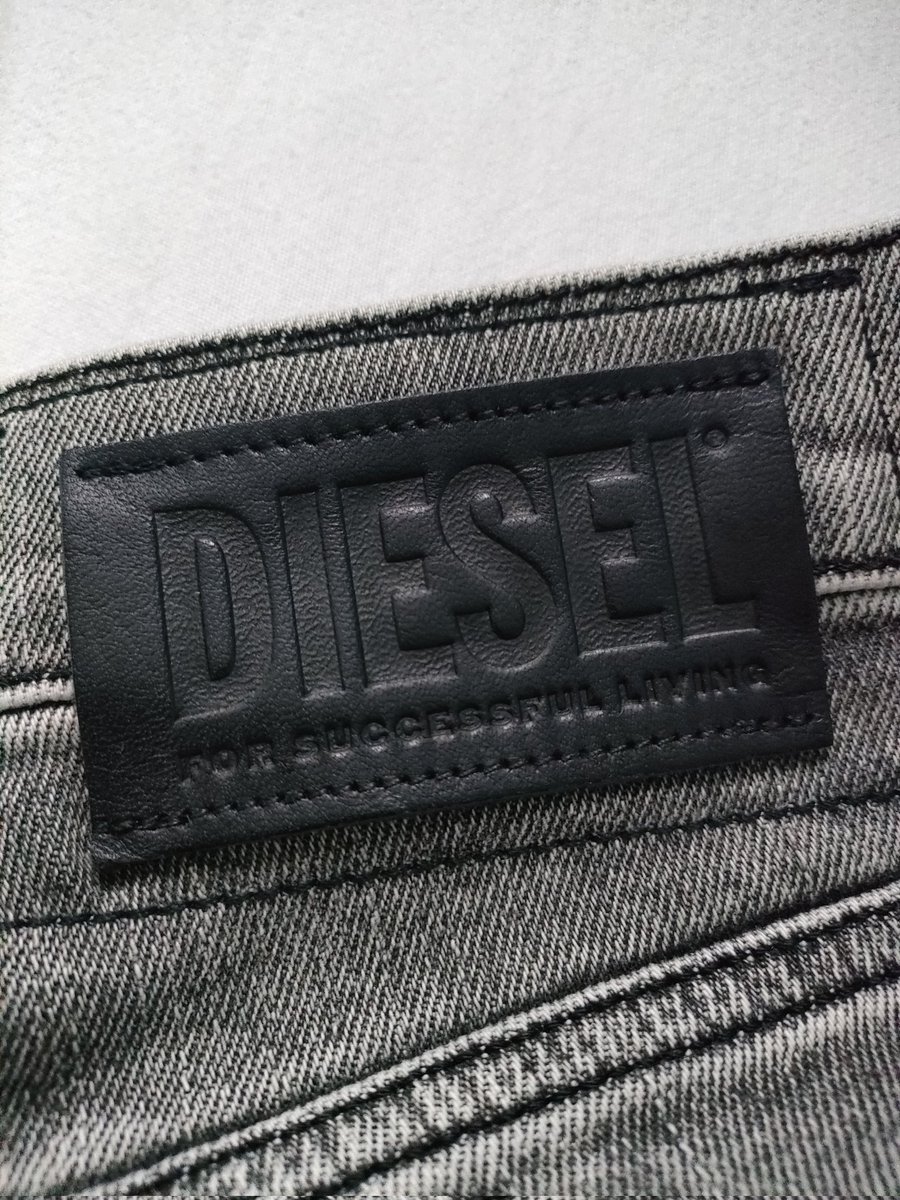 GUYSS!!!! IM SCREAMING, I BAGGED A PAIR OF DIESEL JEANS