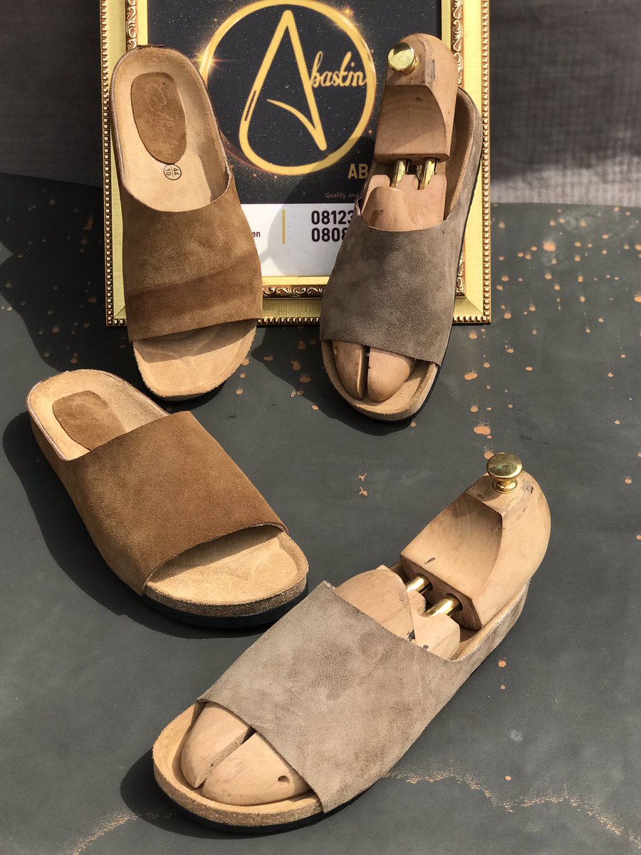 abastinleathers's tweet photo. Birkenstock wings slides 
Let me have your preferred colors.

Price: ₦16,000 + free gift 
Swift delivery worldwide 🌍 🚛 

Kindly retweet 🙏🙏

Chat::::: https://t.co/3RoNkeZzRM
Call/text:::::: 08089464606 

#shoesinlagos #Birkenstock #Birken #slides #handmadeinlagos https://t.co/L87hENikMF