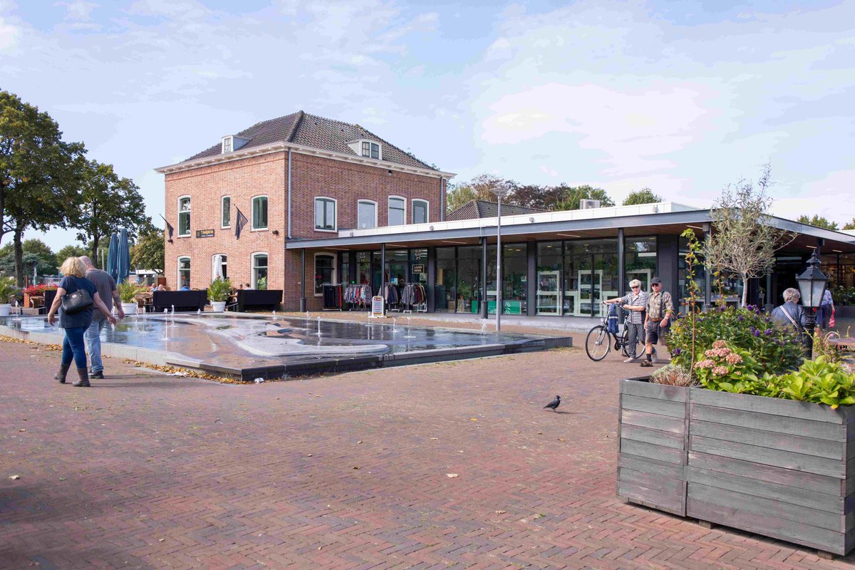 In Rozenburg is zojuist de #Voorjaarsnota gepresenteerd. Hierin beschrijft @college010 in hoofdlijnen waar in #Rotterdam de komende jaren geld naartoe gaat en waar op bezuinigd wordt.

Lees de hoofdlijnen: rotterdam.nl/voorjaarsnota-…

De gehele voorjaarsnota: watdoetdegemeente.rotterdam.nl