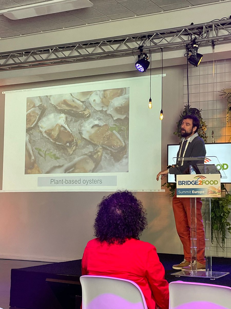 Javier Zaratiegui, CEO of <a href="/Cocuus_/">Cocuus</a> is presenting about their creative approach to developing different meat and seafood products.

#B2FSummits