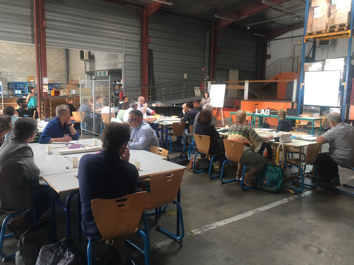 110bisLimoges's tweet photo. Séminaire #2 du LéA #Formscoleep @lea_ife dans l’atelier #logistique du LP @exupery87 @aclimoges pour partager les pratiques et thématiques communes, et faire le point sur les accompagnements et apports de la recherche.
@Unilim_FLSH
#innovationpeda https://t.co/Szb9VvclWf