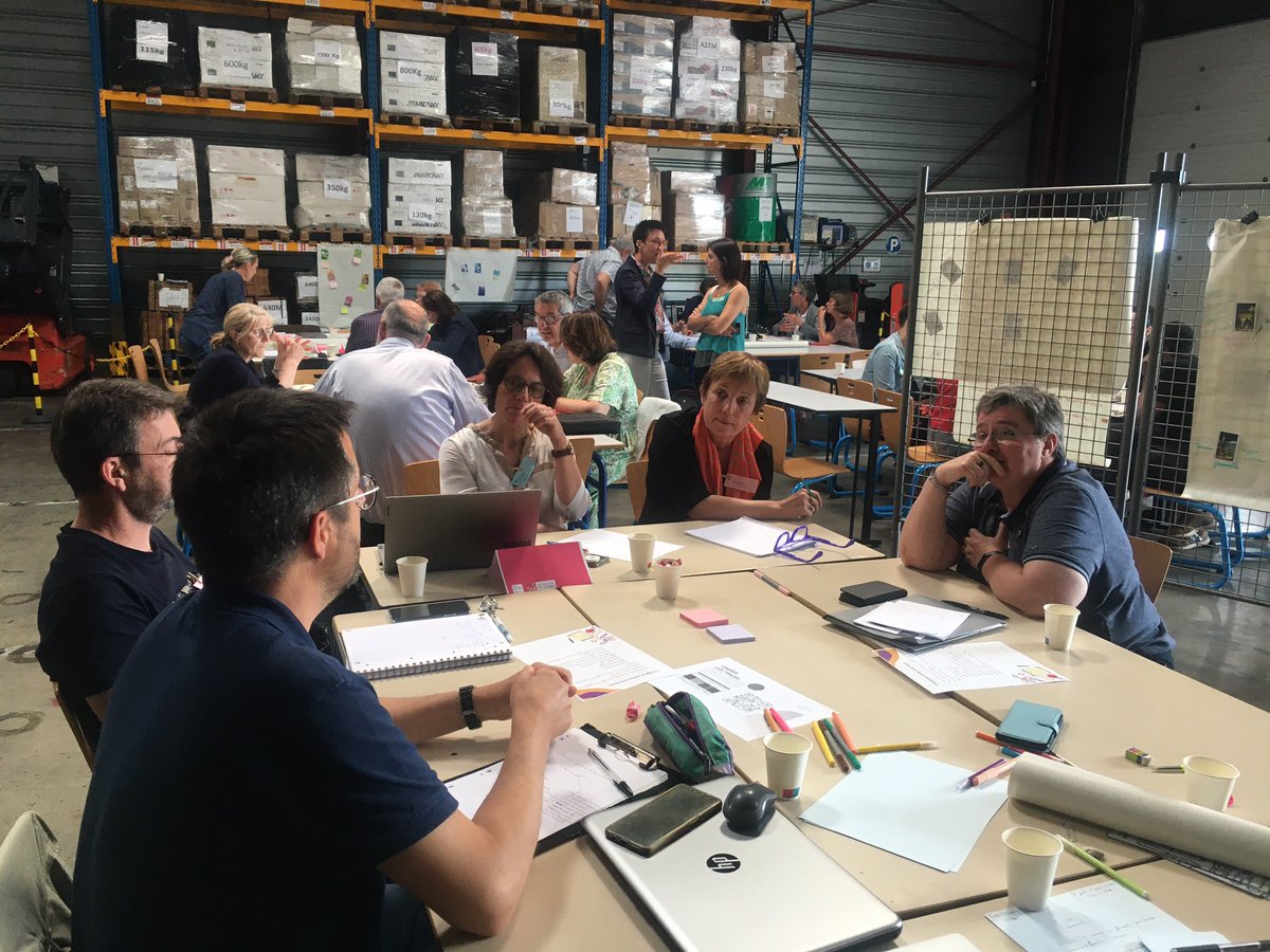 110bisLimoges's tweet photo. Séminaire #2 du LéA #Formscoleep @lea_ife dans l’atelier #logistique du LP @exupery87 @aclimoges pour partager les pratiques et thématiques communes, et faire le point sur les accompagnements et apports de la recherche.
@Unilim_FLSH
#innovationpeda https://t.co/Szb9VvclWf