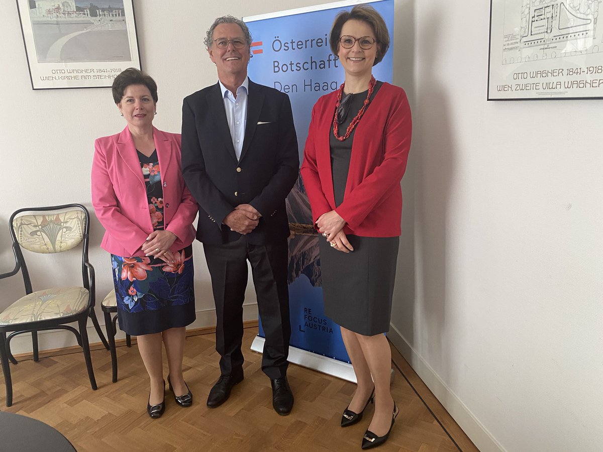 Danke, Astrid Fixl-Pummer <a href="/WKOe/">Wirtschaftskammer Österreich</a> und <a href="/SpalekMichael/">Michael Spalek</a> @wko_ac_Benelux, für den heutigen Besuch an der Botschaft <a href="/AustriainNL/">Austrian Embassy NL</a> &amp; die stets ausgezeichnete Zusammenarbeit‼️ Wie immer viele Themen von gemeinsamem Interesse zu besprechen. #ReFocusAustria #TeamAustria #TeamÖsterreich 🇦🇹 🇳🇱