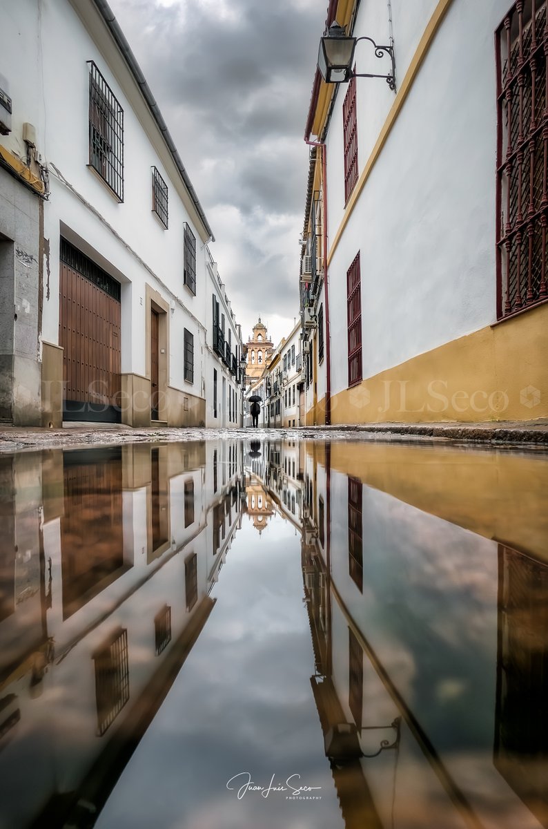Días de lluvia... Un horizonte en fuga ~ Calle Montero (Córdoba).
<a href="/Cordoba_spain/">ℂÓℝ𝔻𝕆𝔹𝔸</a> <a href="/CordobaESP/">Turismo de Córdoba</a> <a href="/MencantaCordoba/">Córdoba (España)</a> <a href="/VerCordoba/">Que ver en Córdoba</a> <a href="/TurismoAndaluz/">Turismo Andalucía</a> <a href="/viveandalucia/">Vive Andalucía</a>