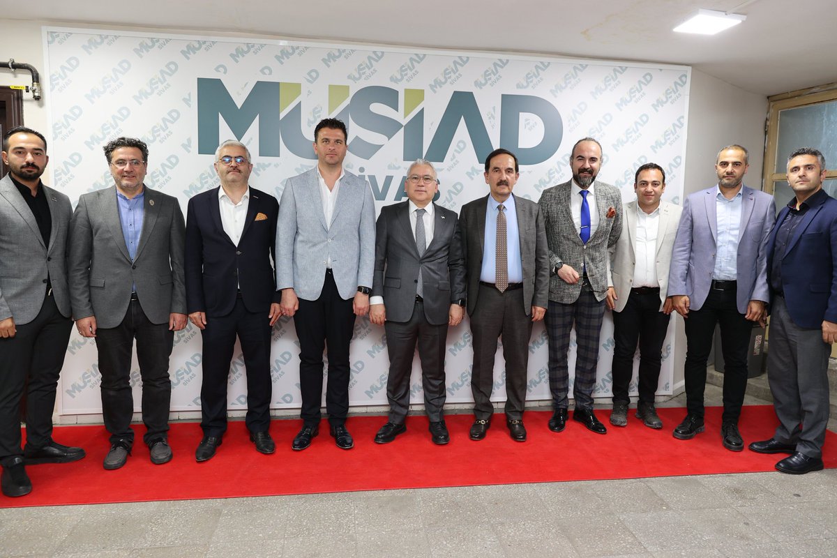 *Vali Şimşek'ten MÜSİAD Sivas'a Ziyaret*

<a href="/sivasvaliligi/">Sivas Valiliği</a>  <a href="/valisimsek/">Yılmaz Şimşek</a>, @musiadsivas Başkanı @gorgenugur, 2. Dönem Başkanı <a href="/AvMustafaCoskun/">Mustafa Coşkun</a> ve yönetim kurulunu ziyaret ederek iş insanlarıyla bir araya geldi. 

<a href="/MUSIAD/">MÜSİAD</a> <a href="/MahmutAsmali/">Mahmut Asmalı</a>
