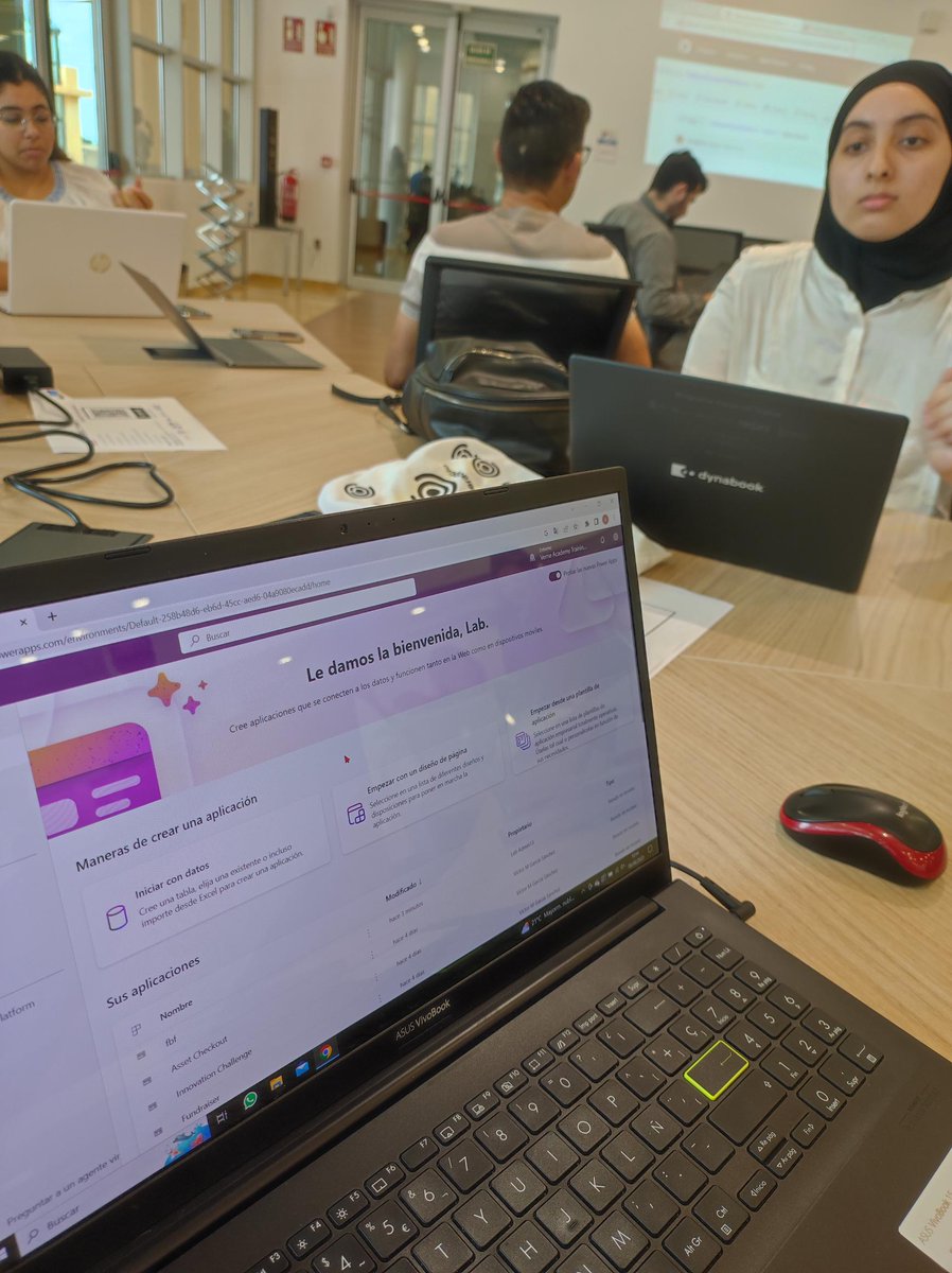 DD_Talento's tweet photo. ¡Pasamos a la práctica! 
@VerneAcademy guía a los alumnos en un primer acercamiento real en cada #tecnología vista en el taller.

Todo ello en la jornada #RetosNoCode organizada por @CIDA_gva y @DD_Talento https://t.co/I4m2Dtz5ad