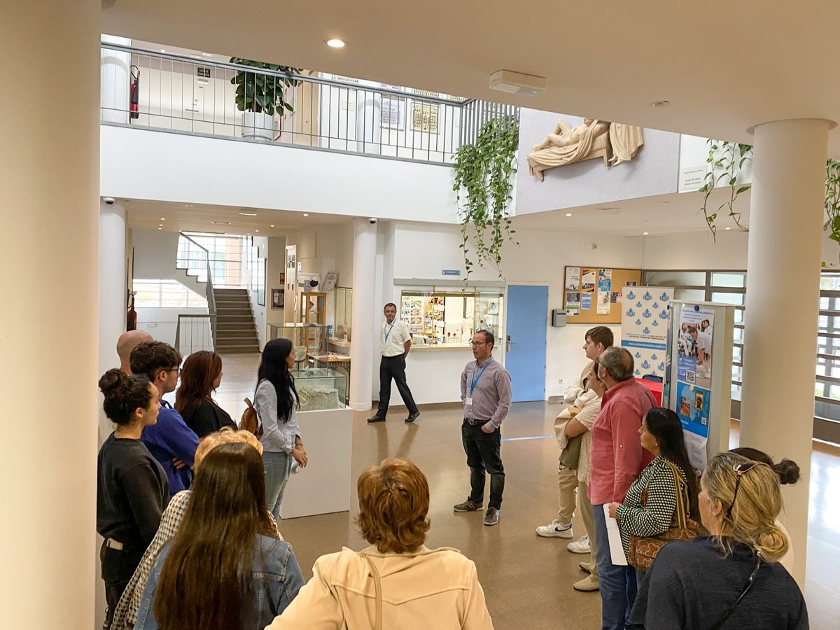CFormativosSJD's tweet photo. 📣 Ayer celebramos la Jornada de Puertas Abiertas para futuros estudiantes del ciclo de #TCAE donde tuvimos la oportunidad de compartir información sobre el título y brindar un recorrido por nuestras instalaciones.

Si tienes dudas👇
📞918015650
✉️centrofpciempozuelos@sjd.edu.es https://t.co/txo3VnWjhP