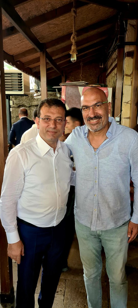 Değişimi yapacak ve Chp yi yeniden şahlandıracak tek kişi sayın Ekrem İmamoğludur seninleyiz Büyük Başkan <a href="/ekrem_imamoglu/">Ekrem İmamoğlu</a>