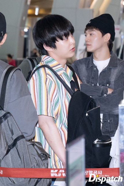 MinseokBrazil's tweet photo. [#NEWSPIC] 08.06.23 | Xiumin no aeroporto de Gimpo com os outros membros

Segundo informações, eles estão indo filmar um novo reality show na Coreia

• Créditos nas imagens

#XIUMIN #시우민 #EXO #엑소 @weareoneEXO https://t.co/dPscRZClLt