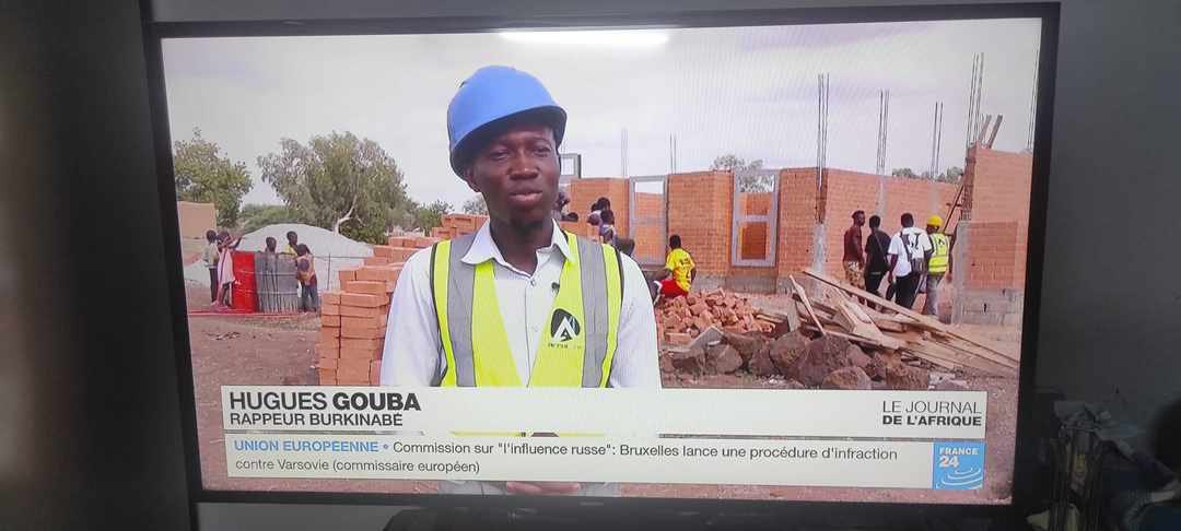 BossLifeCom1's tweet photo. France 24 en parle …. 
Un concert une école. Huguo boss https://t.co/c6prag6J2k