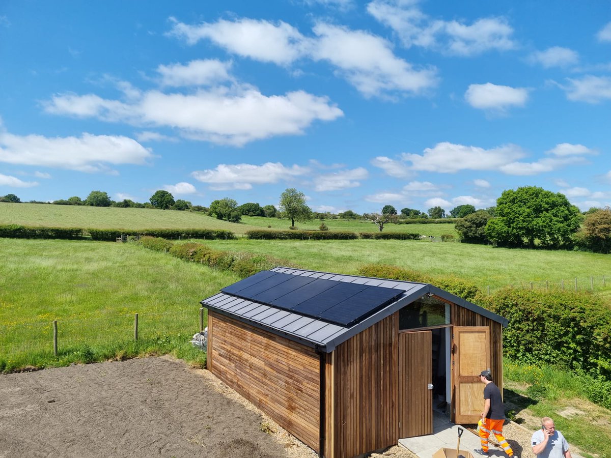 A beautiful day in #Yorkshire, with yet another amazing #solarinstallation for an orangery! ☀️☀️ We can help you save on #energybills with solar PV. We installed an 8.1 kW system to power a sauna &amp; steam room with zero carbon electricity! 😍 
Call us for a free quote 01422 768113