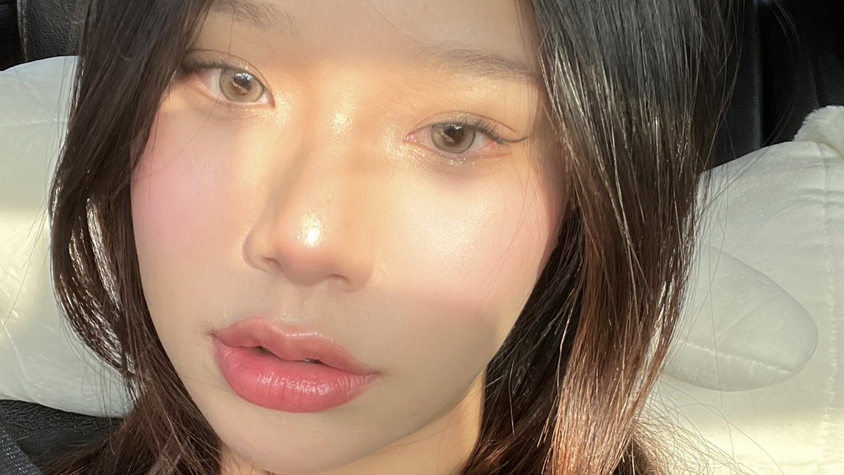 FKYz_'s tweet photo. หลอดที่ 2 แล้วจ้า #กันแดดหมวกเหลือง MISTINE Aqua Base Pro SPF50+ PA++++ ชอบเนื้อน้องมาก เป็นกันแดดฟีลเนื้อน้ำนม บางเบา ซึมง่าย ไม่เหนียวหน้าเลย 😭🫶🏻 ตัวน้องเค้าไม่มีแอลกอฮอล์ น้ำหอม คนผิวแพ้ง่ายใช้ได้ด้วย เพราะนี่ก็ให้แฟนใช้เหมือนกัน #รีวิวกันแดด https://t.co/uyOj3fRsMS