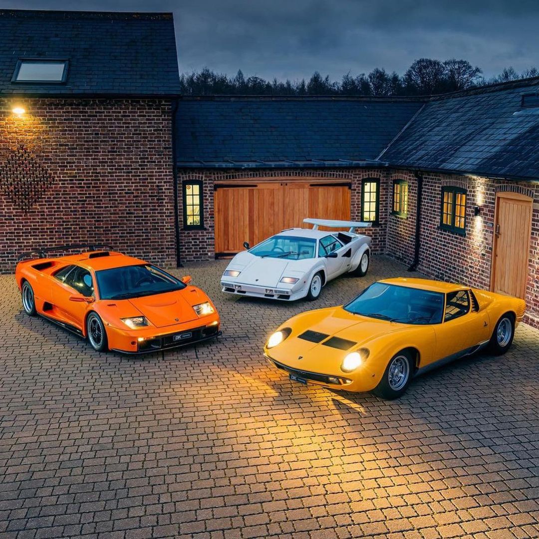 FAMIGLIA 🇮🇹

#Lamborghini 
#CebOnCars 
#TBThursday